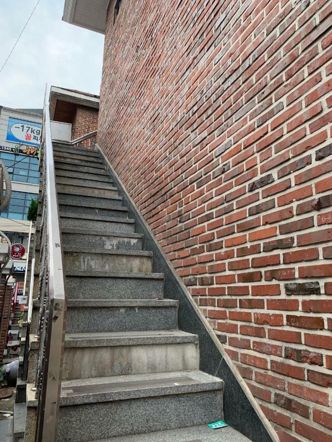 Bomulzip Hongdae Guesthouse Сеул Екстериор снимка